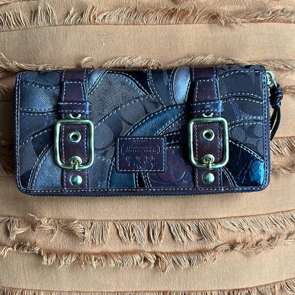 COACH leather wallet/clutch